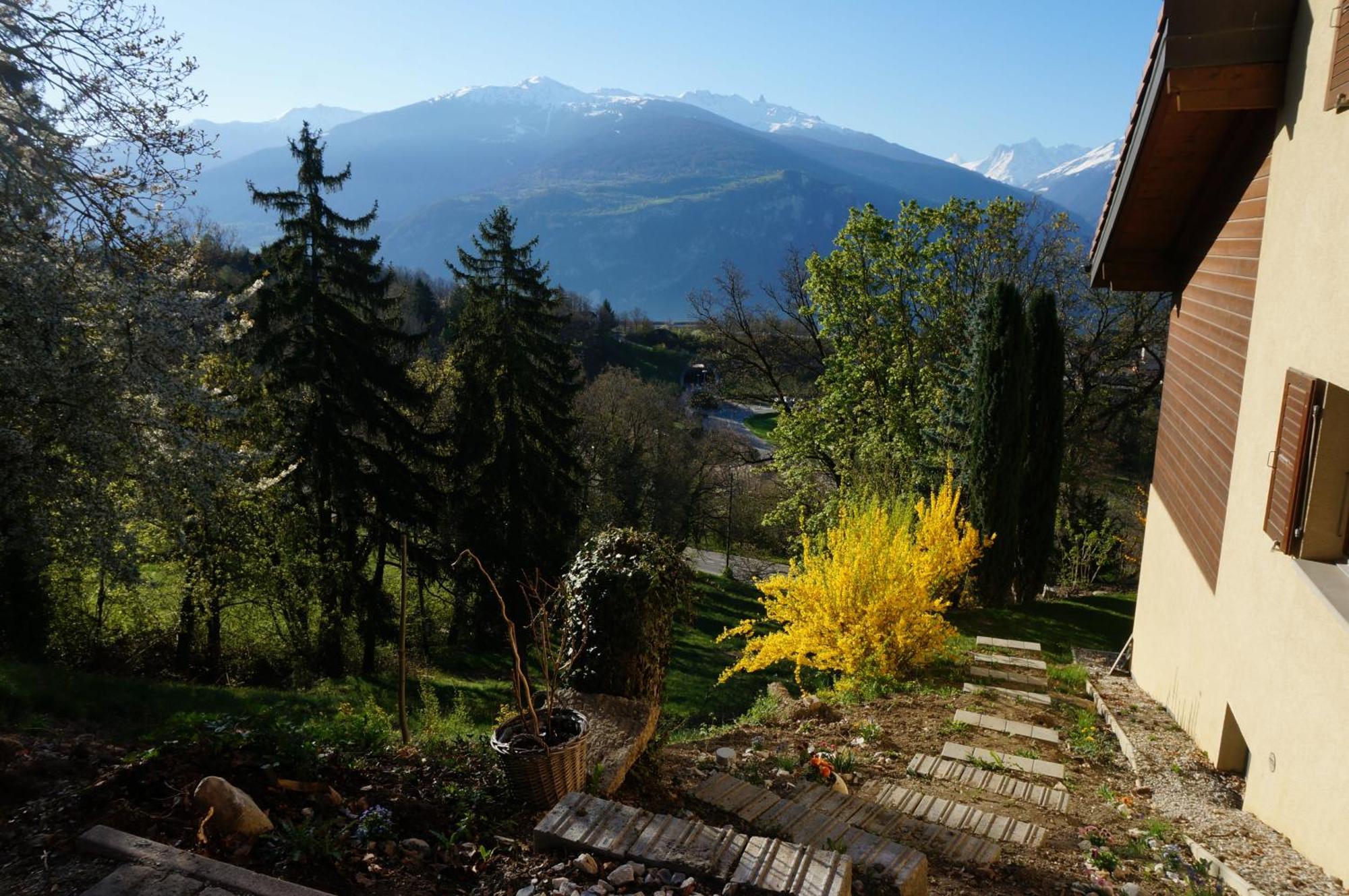 Bnb Valais - By La Sittelle Grimisuat Bagian luar foto