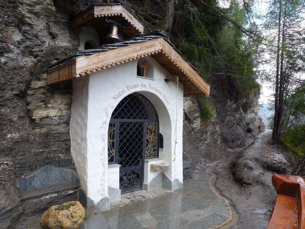 Bnb Valais - By La Sittelle Grimisuat Bagian luar foto